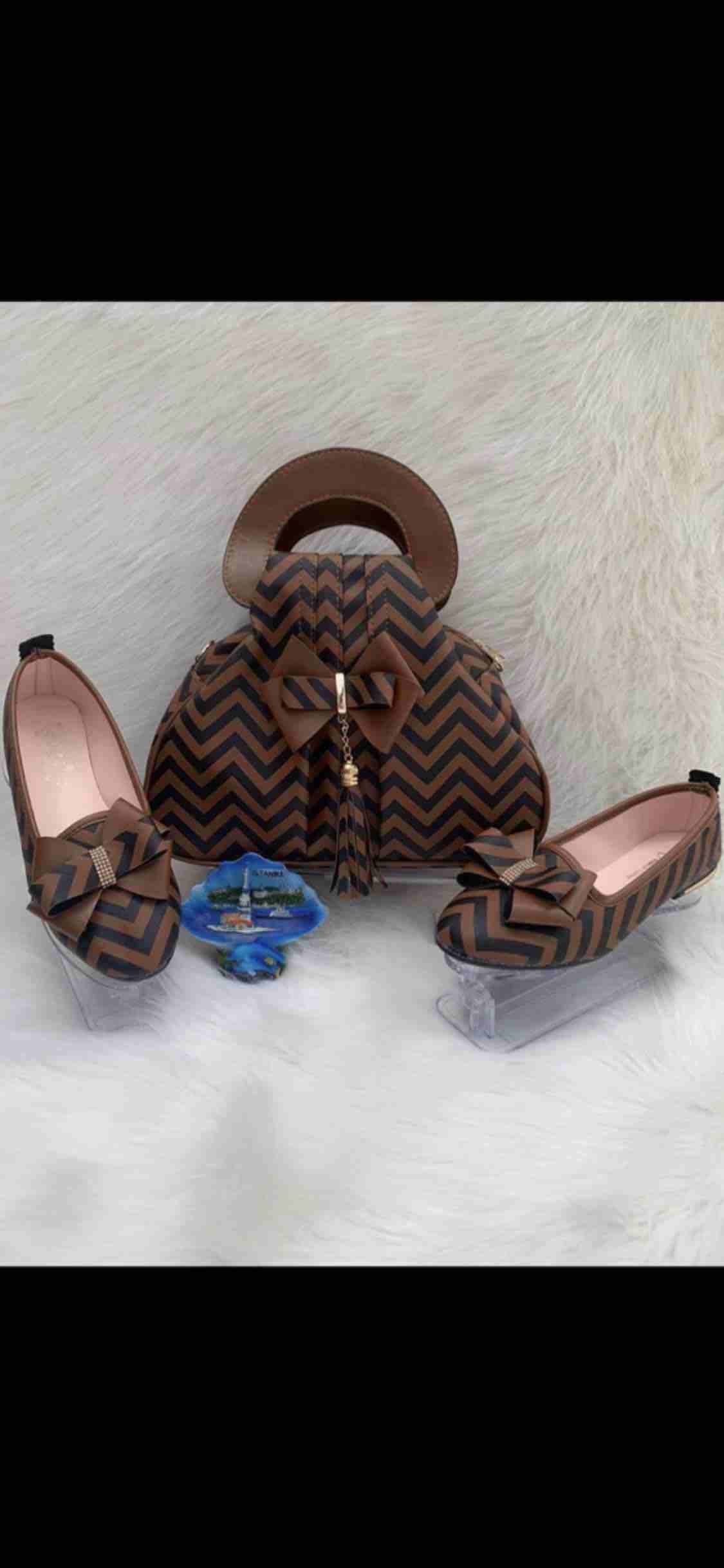 سيت حقيبه وحذاء كامل👜👠💕
القياس 37/40🧚‍♂️
السعر15🧚‍♂️
‎توصيل لكافه محافظات العراق🚘💞